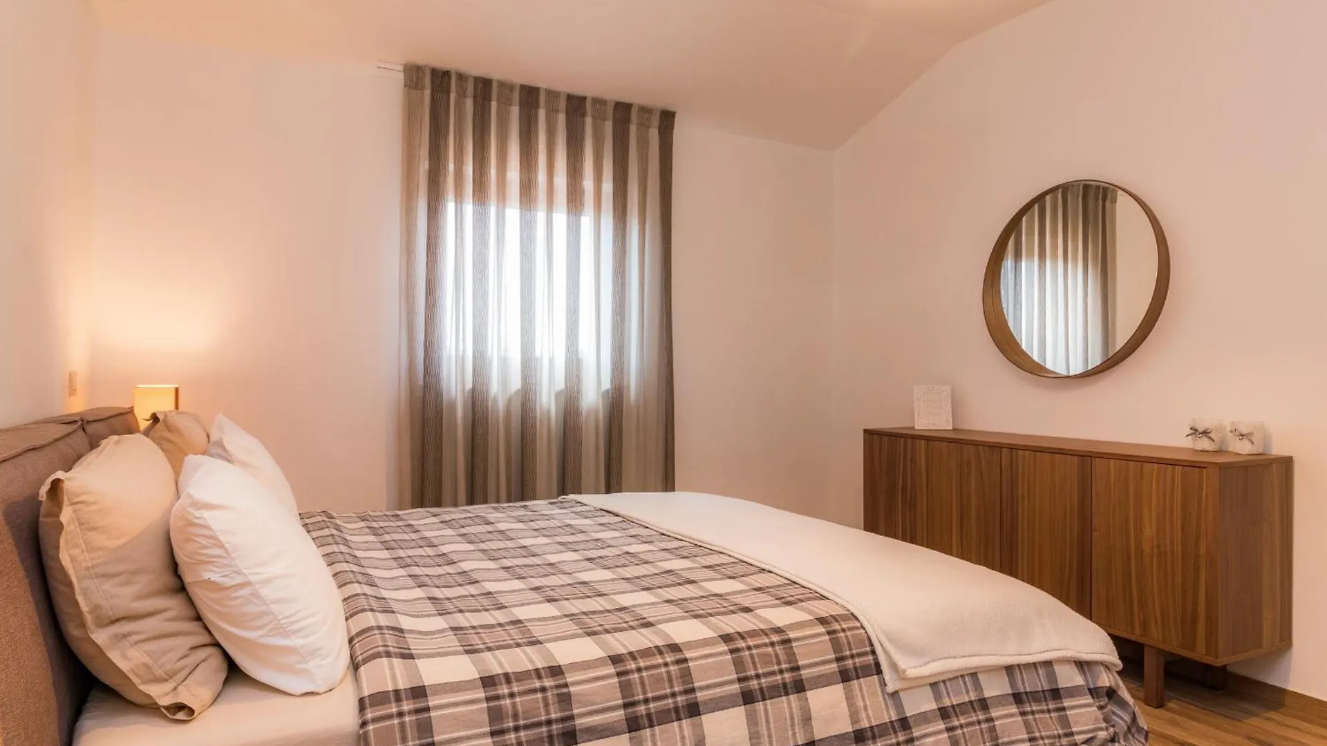 Villa Roma Near Pula For 6 People With Private Pool Jadreski
