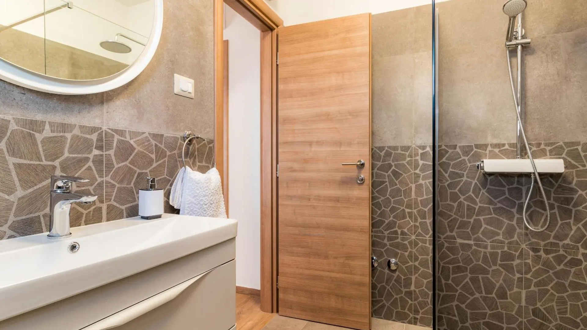 Villa Roma Near Pula For 6 People With Private Pool Jadreski